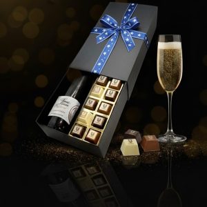 Caja Premium con 16 Bombones Pirámide Artesanos y Botella de Vino/Cava/Champagne